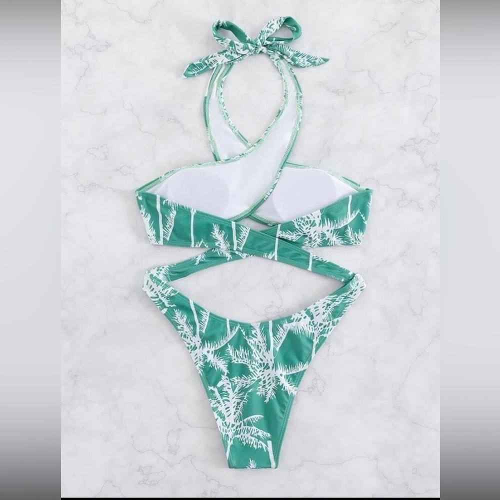 Swimsuit - Picture 3 of 4